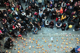 Personas en Londres 38 durante actividad en conmemoración del 11 de septiembre