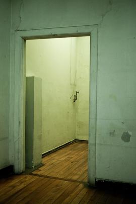 Ingreso a habitación de inmueble ubicado en Londres 38