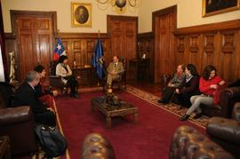 Miembros de la Mesa de trabajo de Londres 38 en reunión con Sergio Muñoz Gajardo