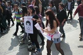 Mujeres marchando