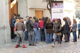 Personas esperando entrar a Londres 38 durante el Día del Patrimonio 2011