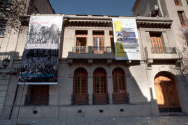 Intervención urbana José Huenante en frontis de Londres 38