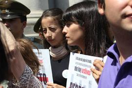 Comitiva de Londres 38 entregando carta al Presidente de la República
